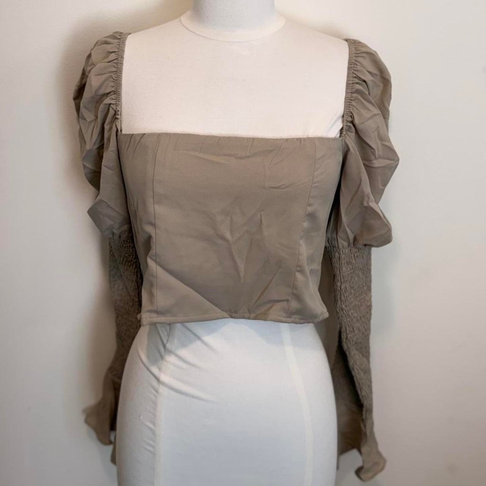 Taupe Puff Sleeve Smocked Crop Top 🤎✨